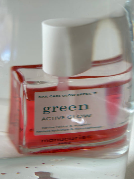 Healthy, Glowing Nails in 30 Seconds.